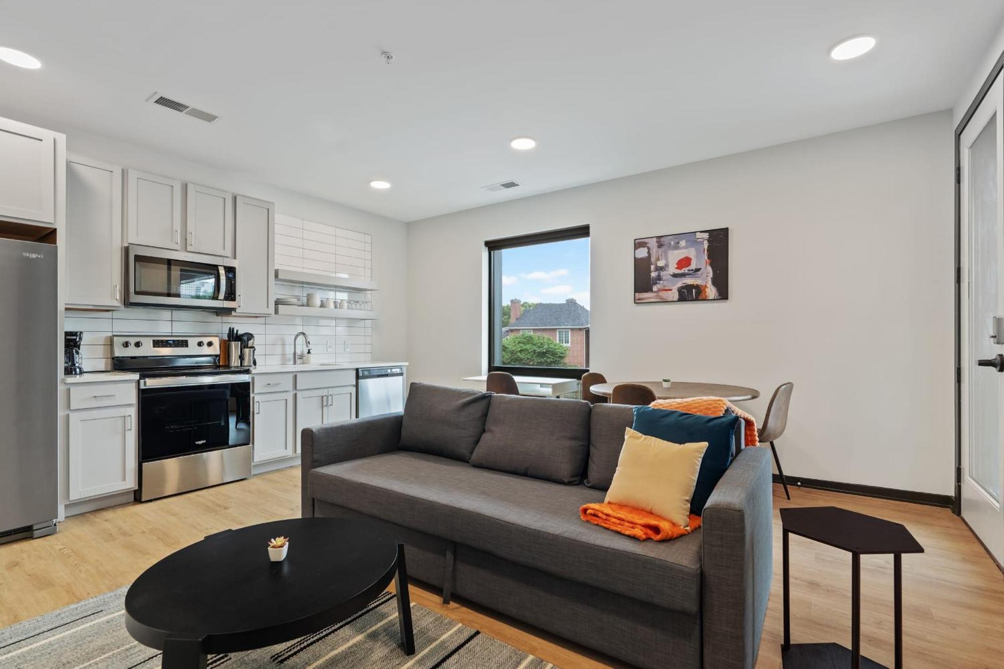 Apartment Cozysuites On Mass With Garage Parking #2 Indianapolis